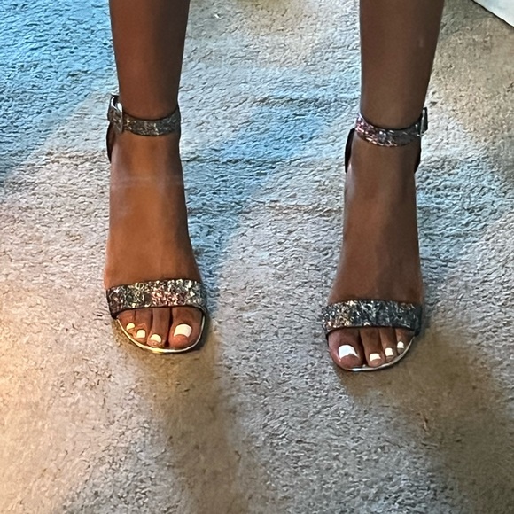 (2 for $20) Sparkly heels - Picture 7 of 11